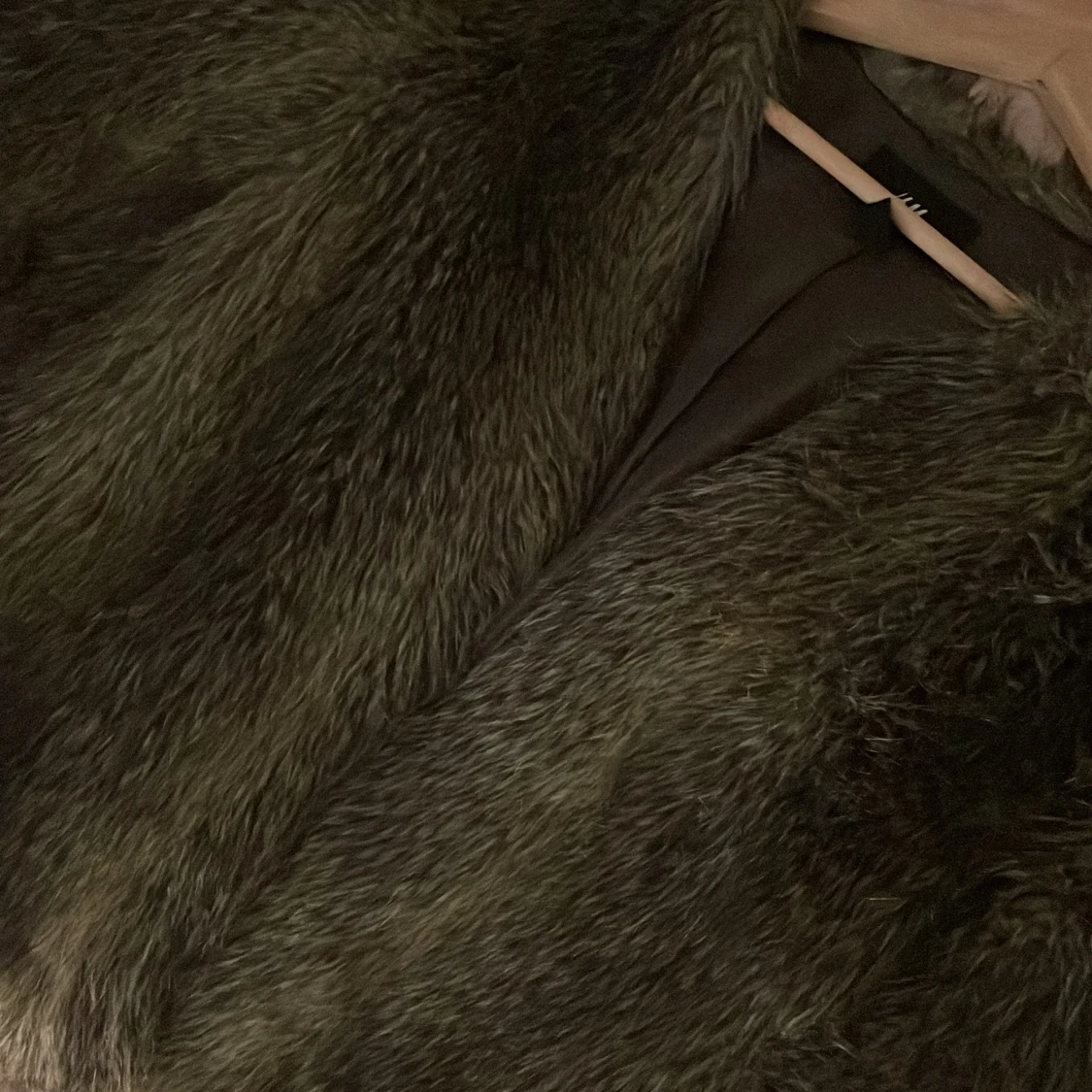 Mörkgrå/brun pälsjacka från H&M - 1