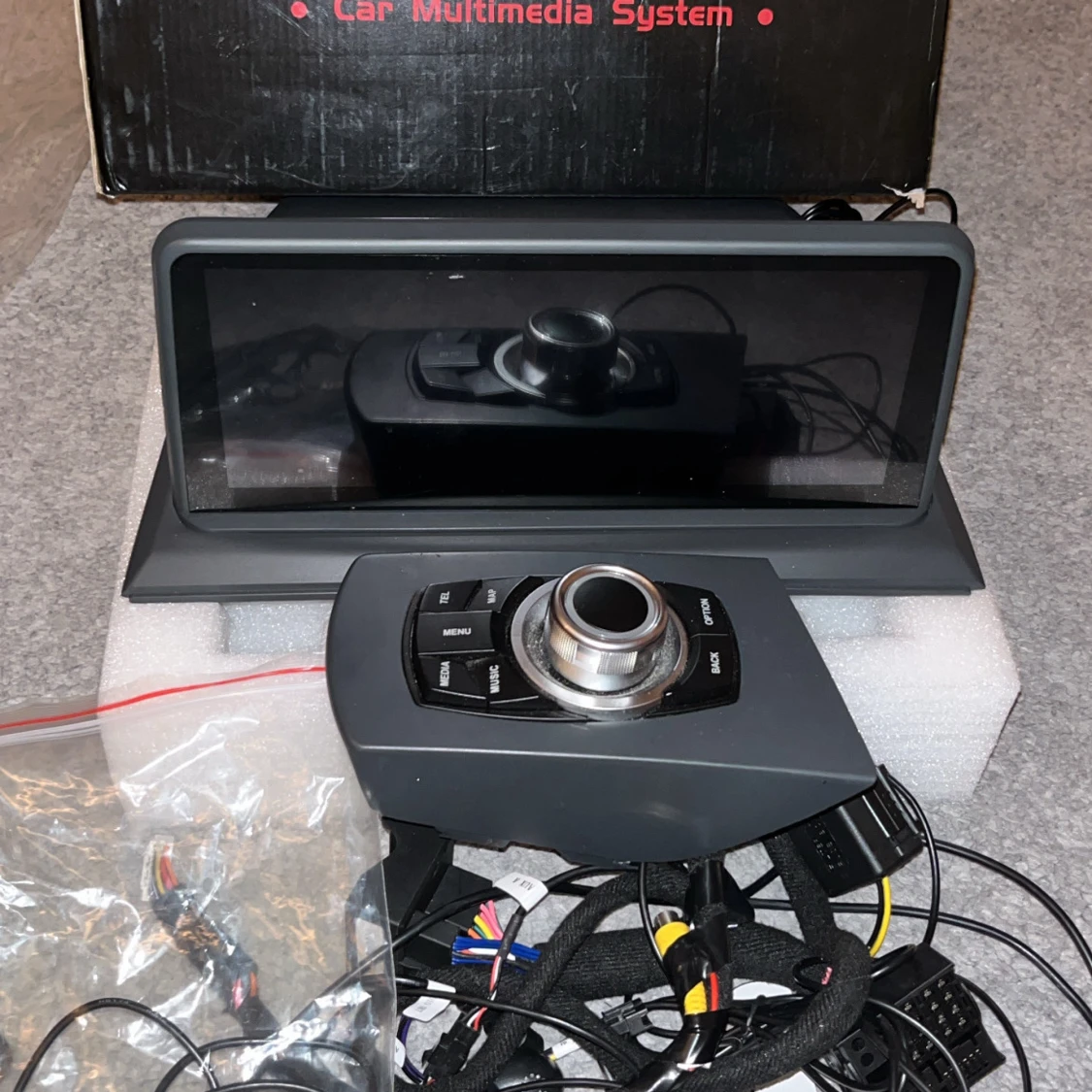 Xtrons BME83-9863B Car Multimedia System - 2