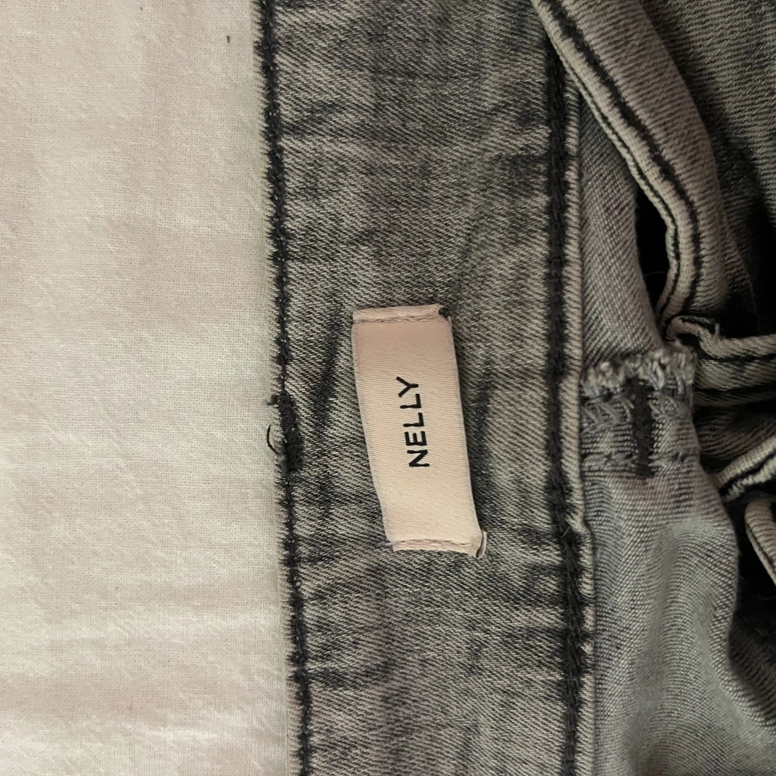Grå bootcut jeans från Nelly - 3