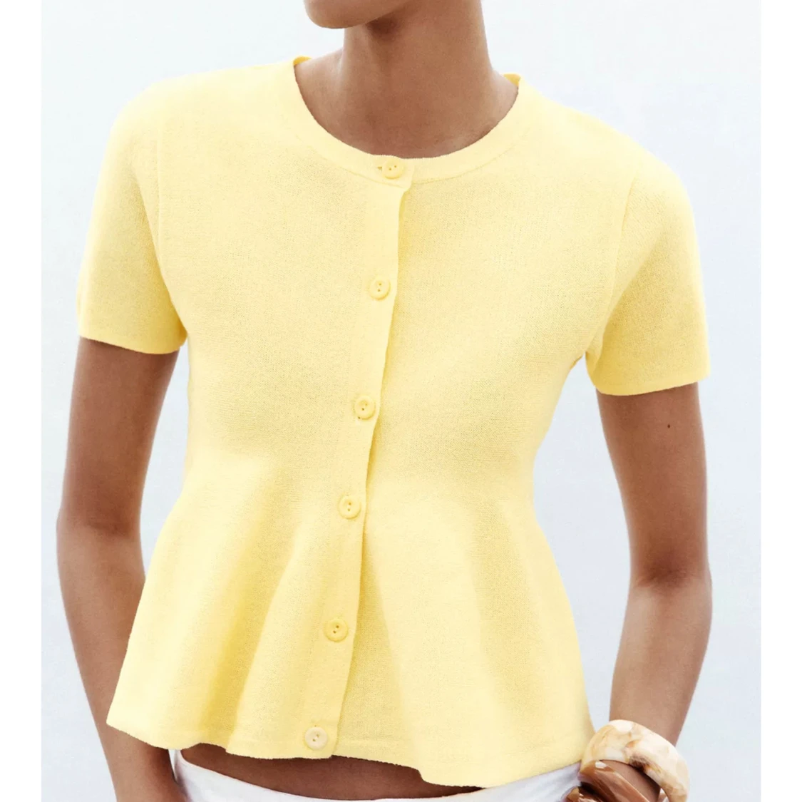 Gul blus med volang från Zara - 1