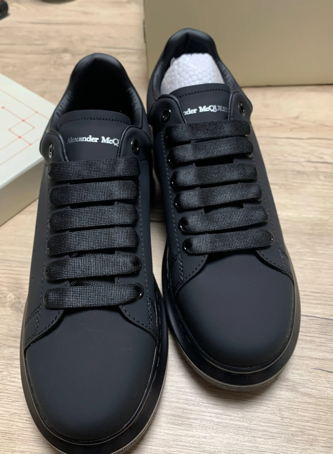 Alexander McQueen-skor  - 2