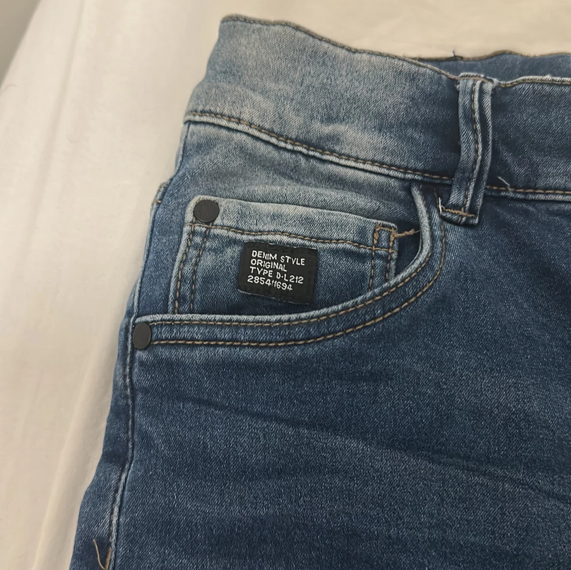 Blå relaxed fit jeans från LAB Industries - 4