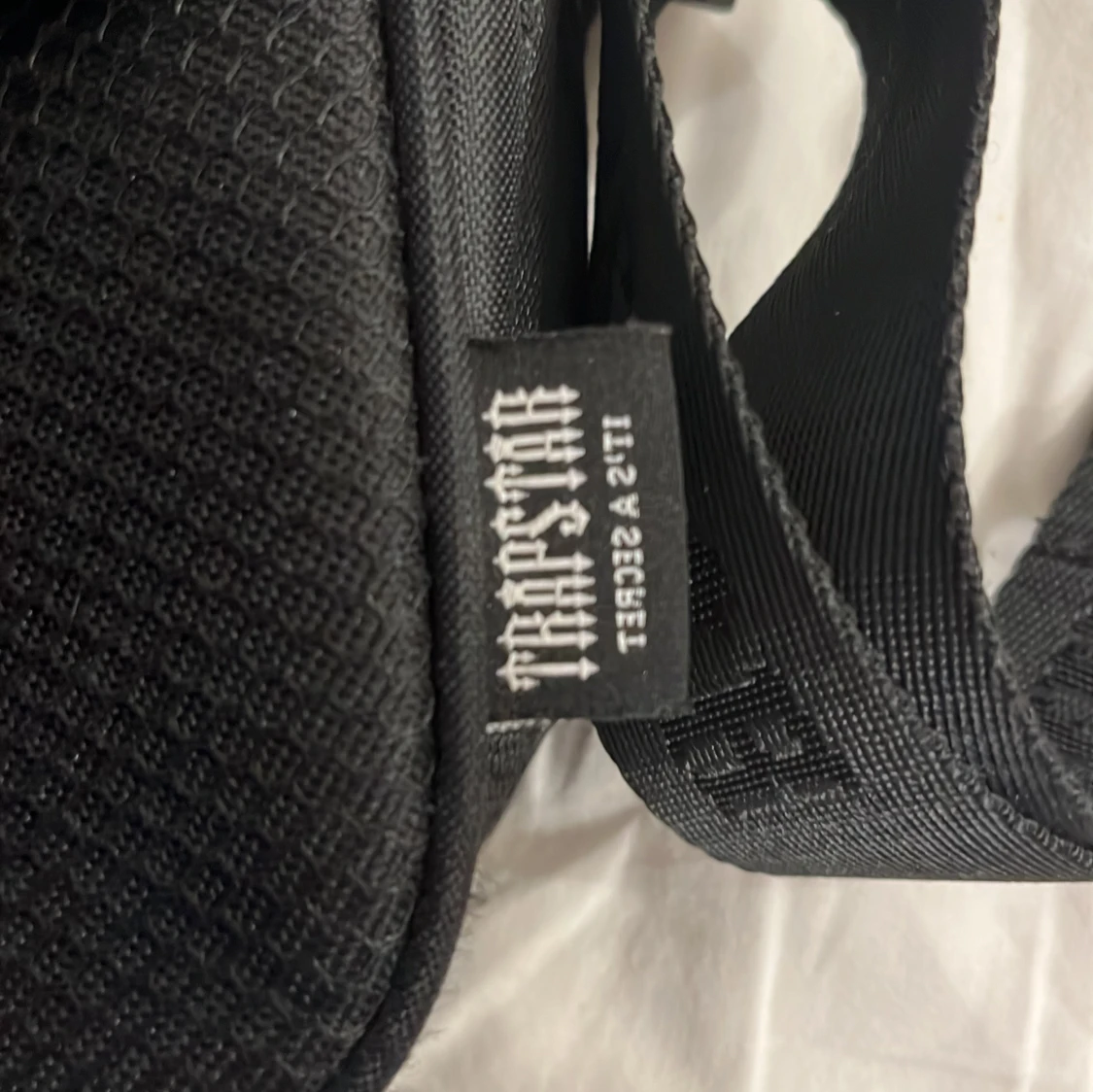 Svart axelväska från Trapstar - 3