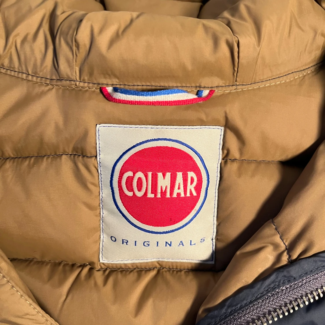 Mörkblå Colmar dunjacka med huva - 3