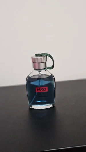Hugo Boss Eau de Toilette - Säljer Hugo boss parfym då den ej kommer till användning. Helt ny. Orginal förpackning saknas.