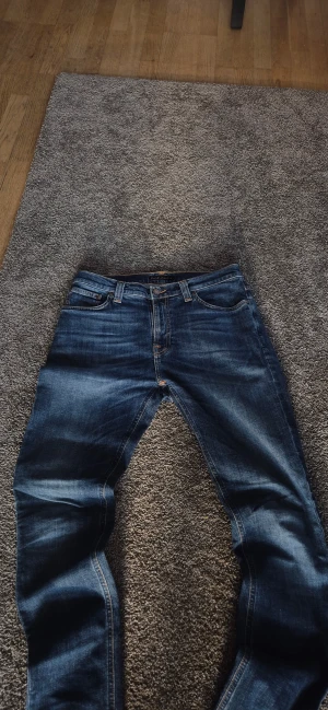 Nudie jeans - Mycket snygga nudie jeans i storlek W32 L33 mod:pipe led