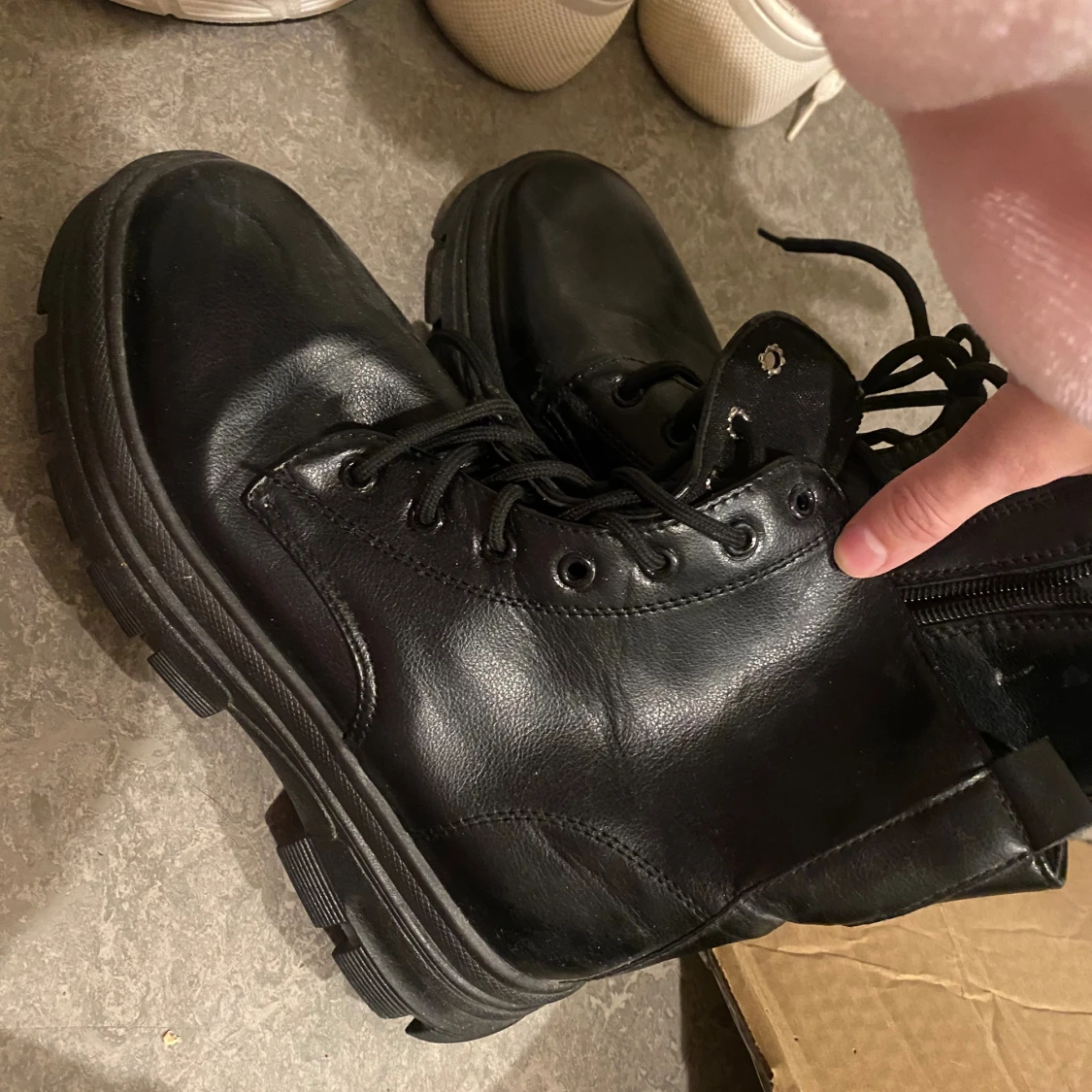 Svarta chunky boots i skinn - 1