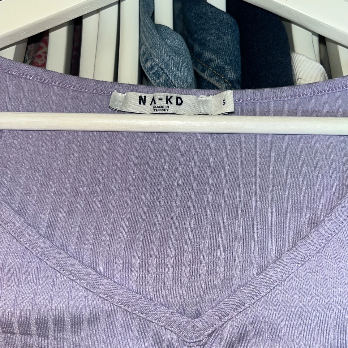 Ljuslila ribbad topp från NA-KD❤️ - 2