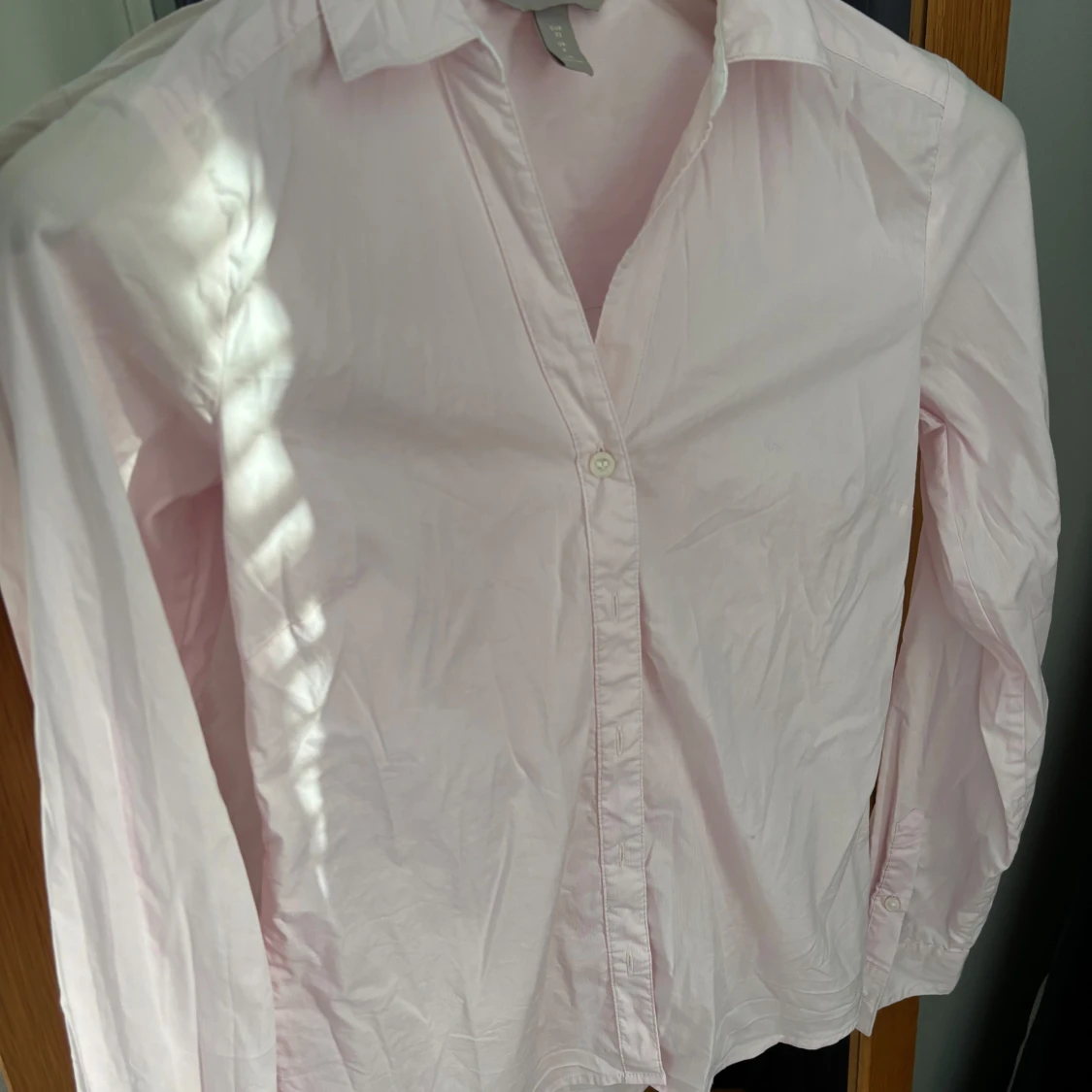 Ljusrosa skjorta från H&M, strl 32 - 3
