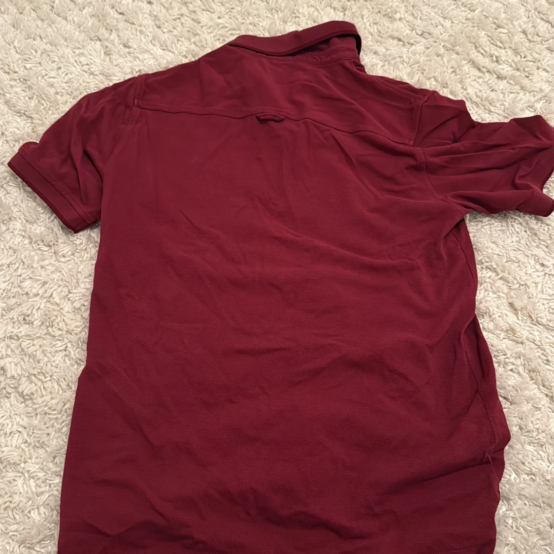 Vinröd pikétröja från Gant, stl S - 1