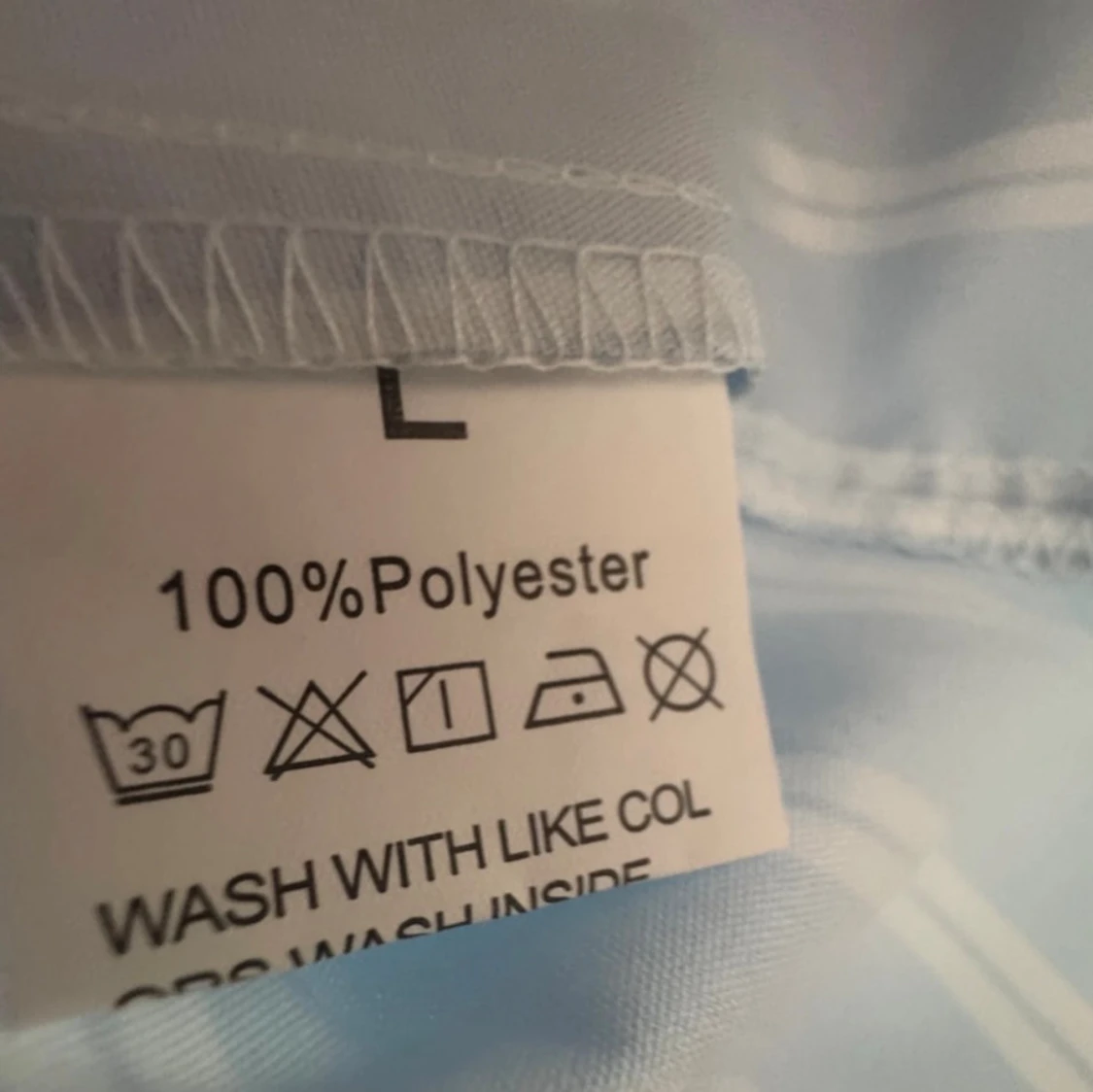 Ny. Blåvit randig skjorta med knappar - 4