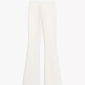 Vita byxor från Zara!! - Påminner om kostymbyxor, väldigt sköna och passar till allt typ!!🥹🥹 