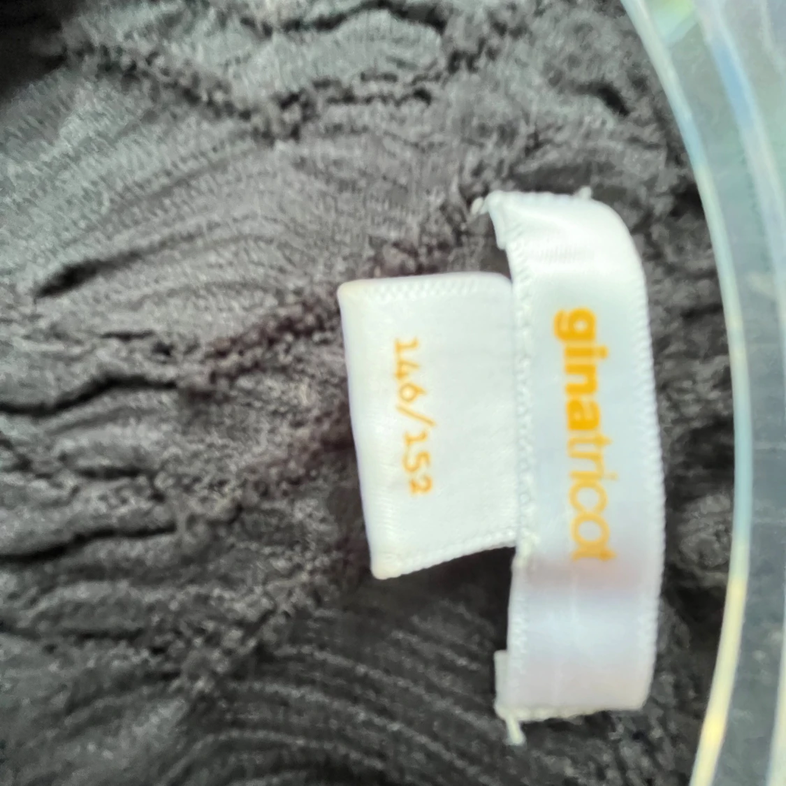 Svart volangblus från Gina Tricot - 2