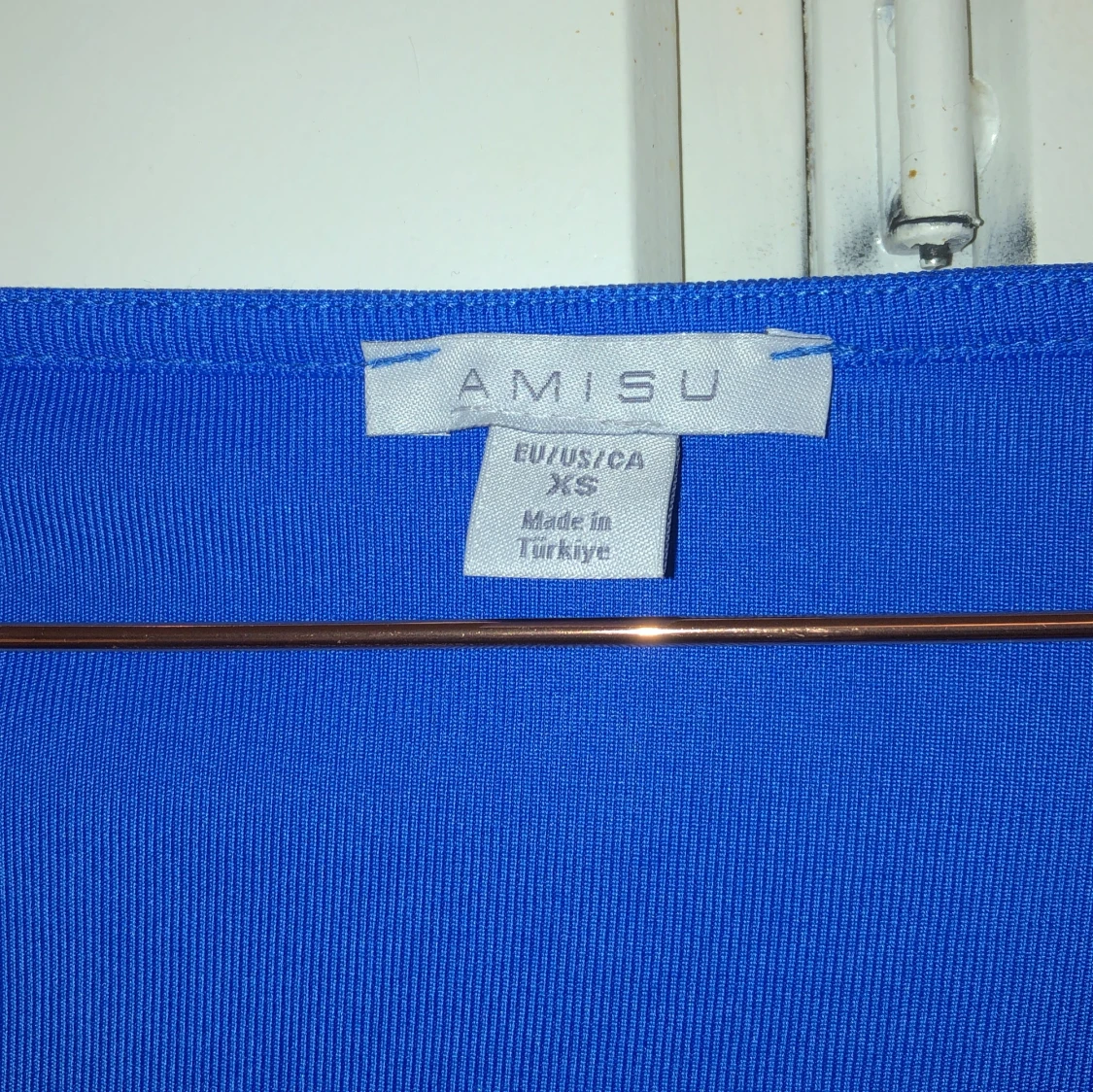 Kungsblå topp med fyrkantig ringning  - 2