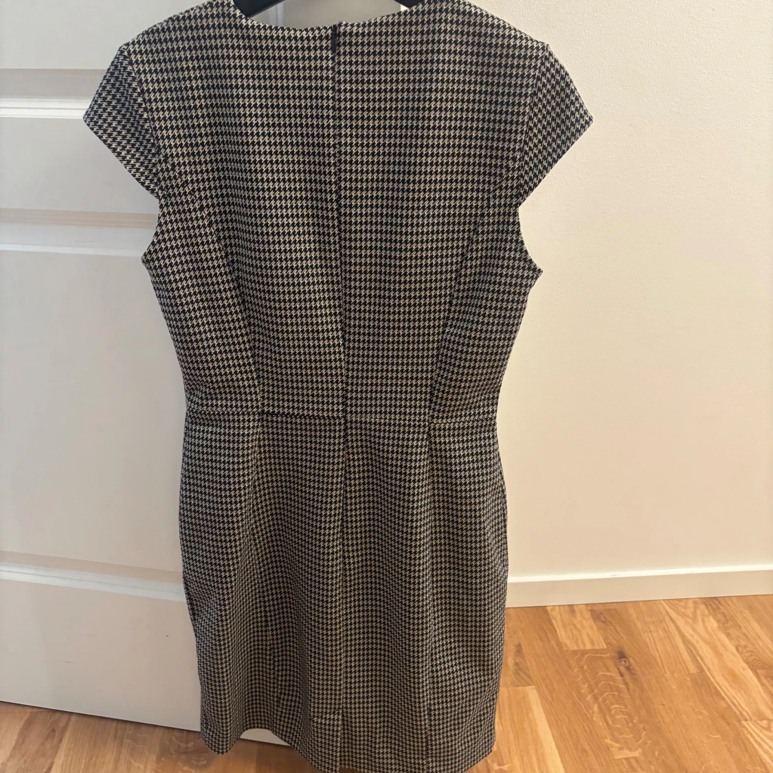 Rutig kortklänning från H&M - 3