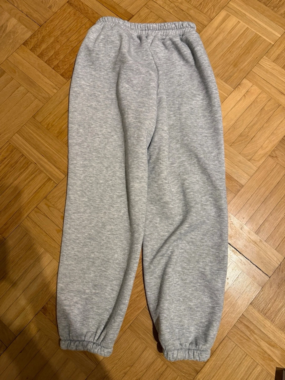 Grå mjukisbyxor från SHEIN, storlek L - 2