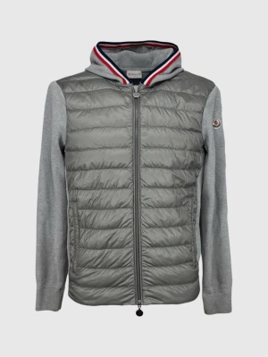 Moncler cardigan jacka - | Säljer en Moncler cardigan jacka riktigt bra använt skick | Storlek: Small | Hör av dig vid frågor eller funderingar| 