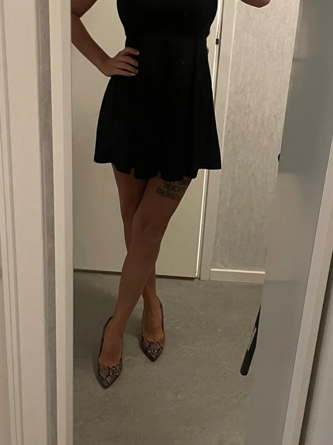 Svart kort klänning  - 1