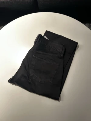 Replay jeans  - Svarta Replay jeans! Storlek W30 L32! Hör av er vid frågor och funderingar// Lutino UF:)