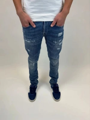 Dondup jeans - Säljer ett par schyssta dondup jeans. Väldigt snygga och passar till det mesta. Inga defekter eller liknande. Hör av er vid funderingar😊