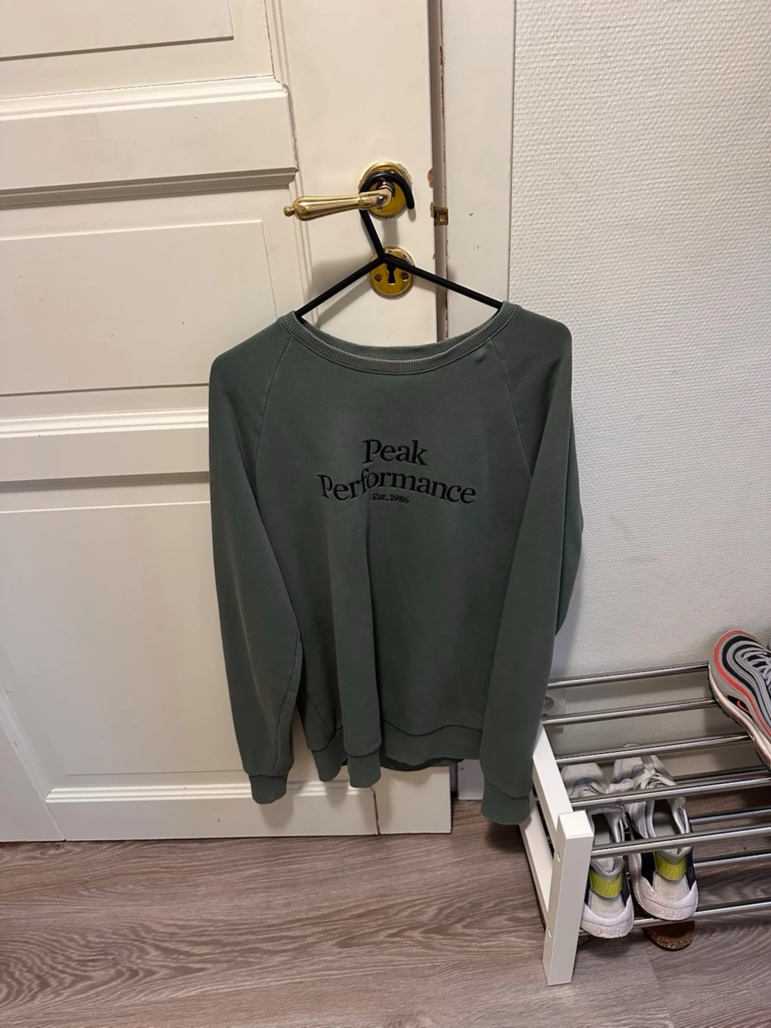 Säljer 7 stycken märkes tröjor  - 4