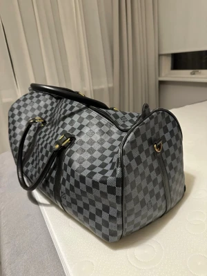 Travel bag  - Mitt i en flytt, först till kvarn 