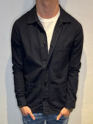 Overshirt - Strl - S | Skick - 10/10 | Nypris - ca 1399kr | Vid minsta lilla fundering är det bara att skriva!