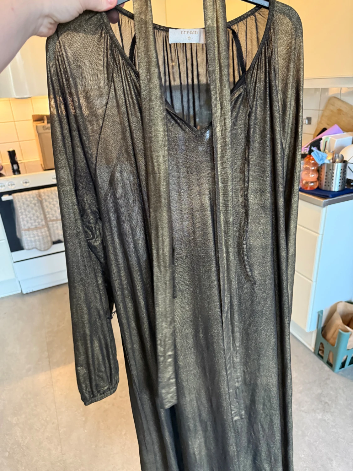 Glittrig långklänning från Cream - 3