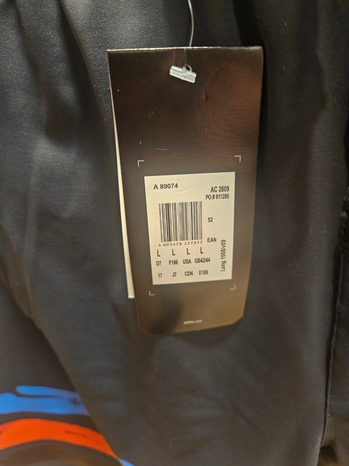 Svarta Adidas Originals shorts L - 2