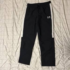 Under armour - Helt nytt under armour byxor den var lite stor så tänkte sälja 