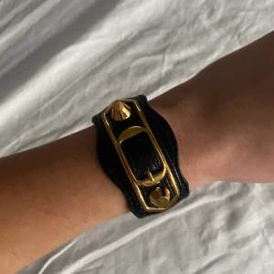 Balenciaga armband - Nästintill oanvänt armband. Dustbag, box och kvitto tillkommer