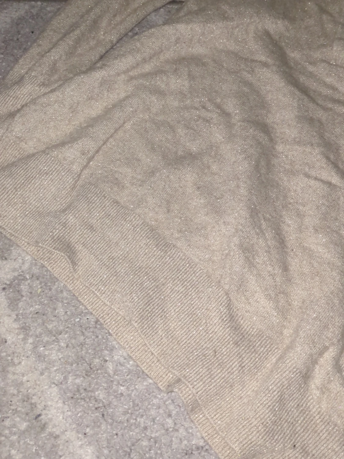 Beige stickad v-ringad tröja GANT - 4