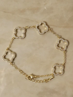 Guldfärgat armband med klöver ✨ - Guldfärgat armband med form av klöver. Perfekt till jul och nyår!💫✨️