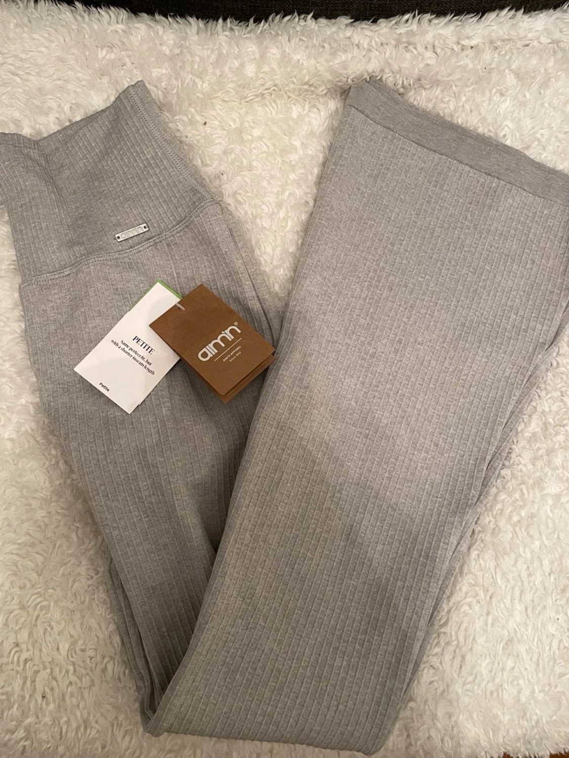 Grå ribbade flare tights från Aim'n