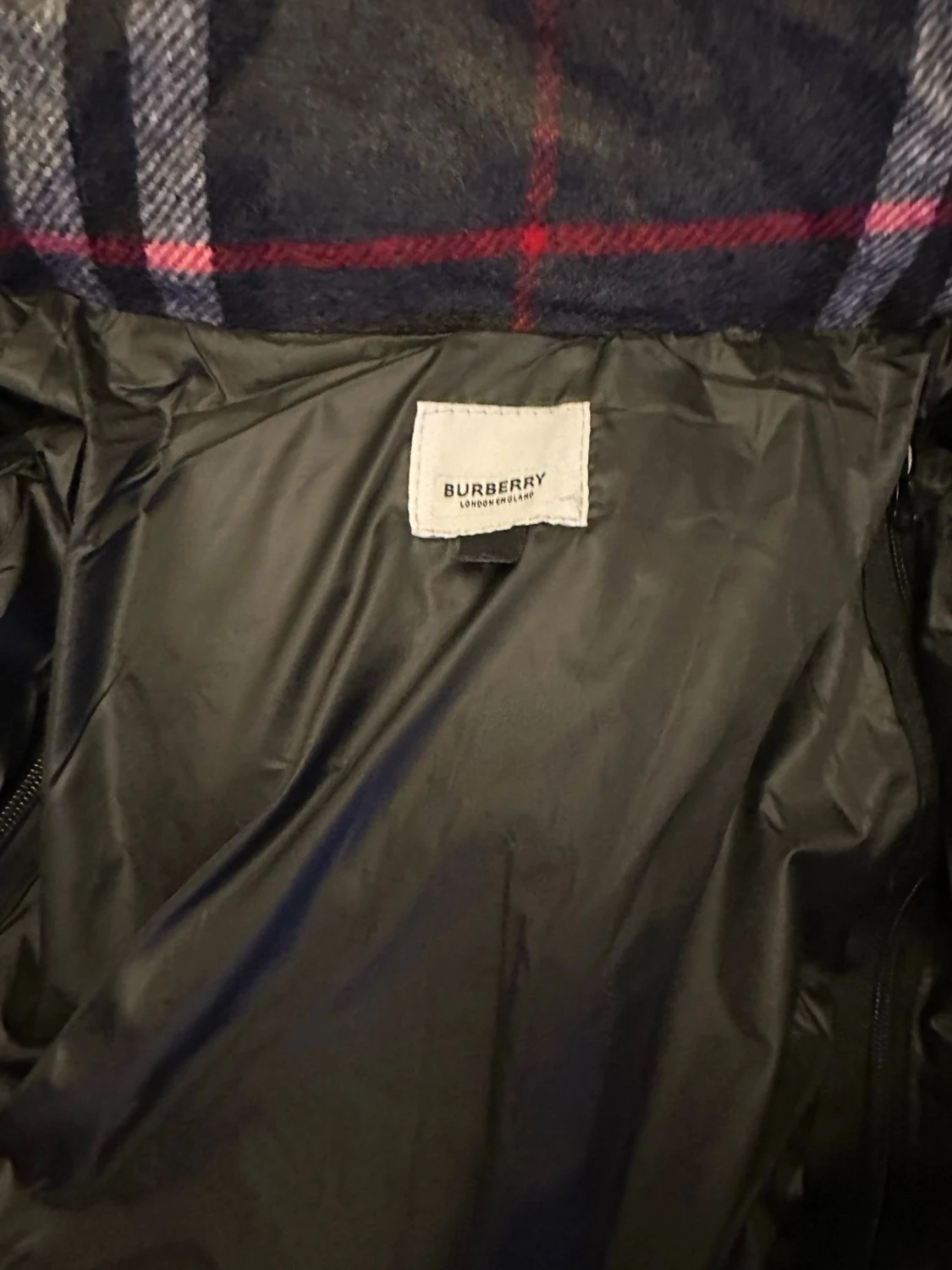 Svart pufferjacka från Burberry - 1