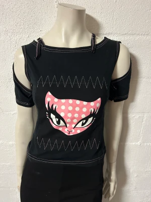 Topp storlek S/M. - Helt ny topp i storlek S/M. Material i stretchig bomullstrikå.