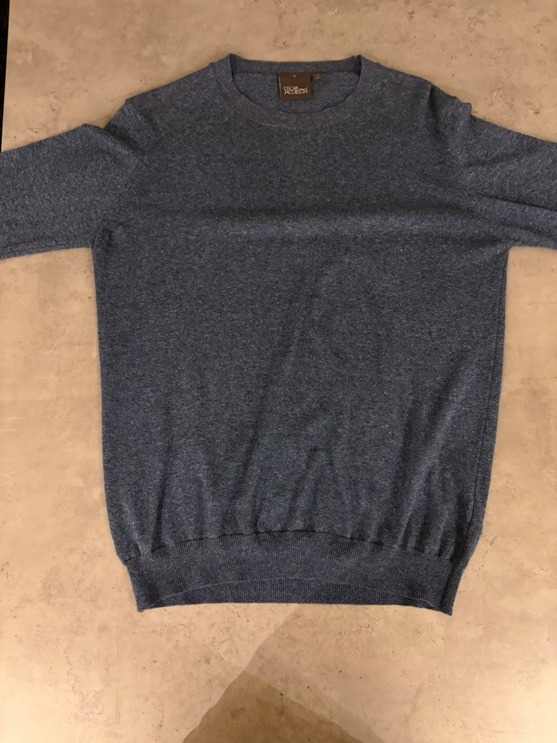 Blå stickad tröja från Oscar Jacobson - 1