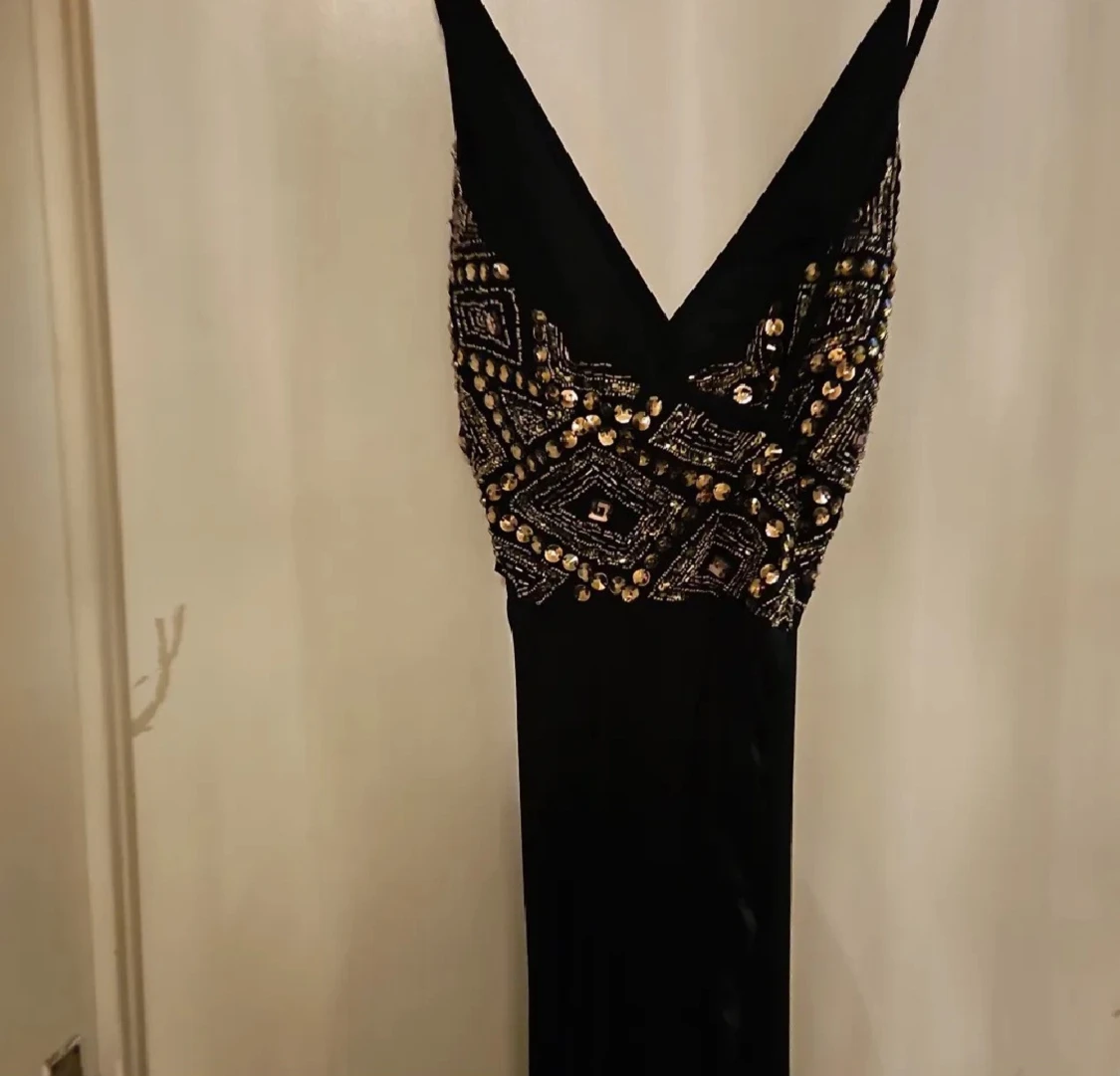 Svart långklänning med paljetter - 2
