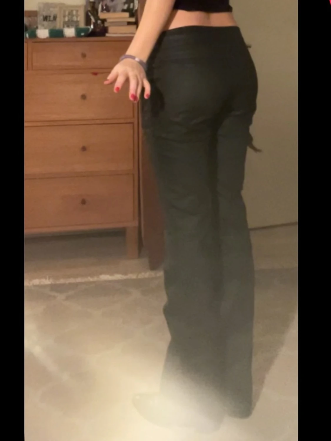 Svarta lowwaisted byxor  med dragkedjor - 4