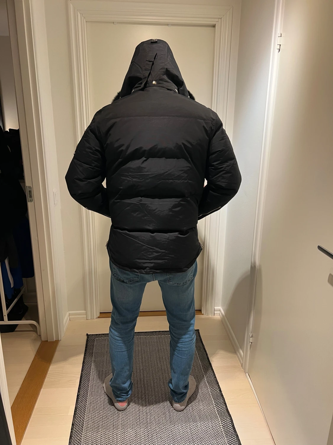 Svart dunjacka från Moose Knuckles - 2