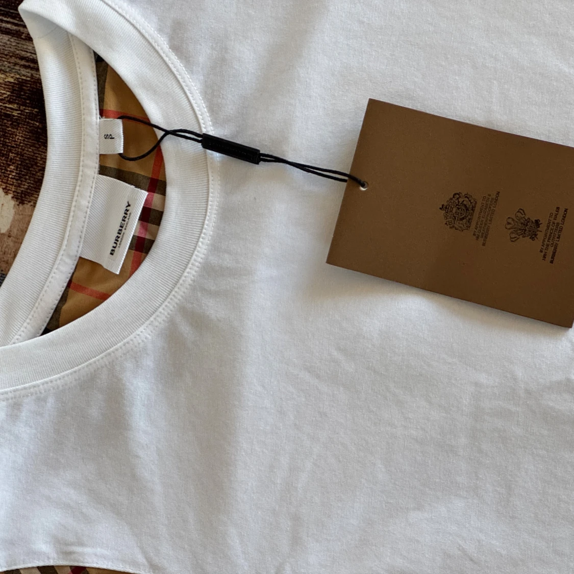 Vit Burberry t-shirt med rutiga ärmar - 1