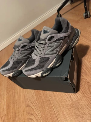 New Balance 9060 - Säljer helt oanvända New Balance 9060 för ett billigt pris i storlek 44. Vid fler frågor är det bara att höra av sig🙌