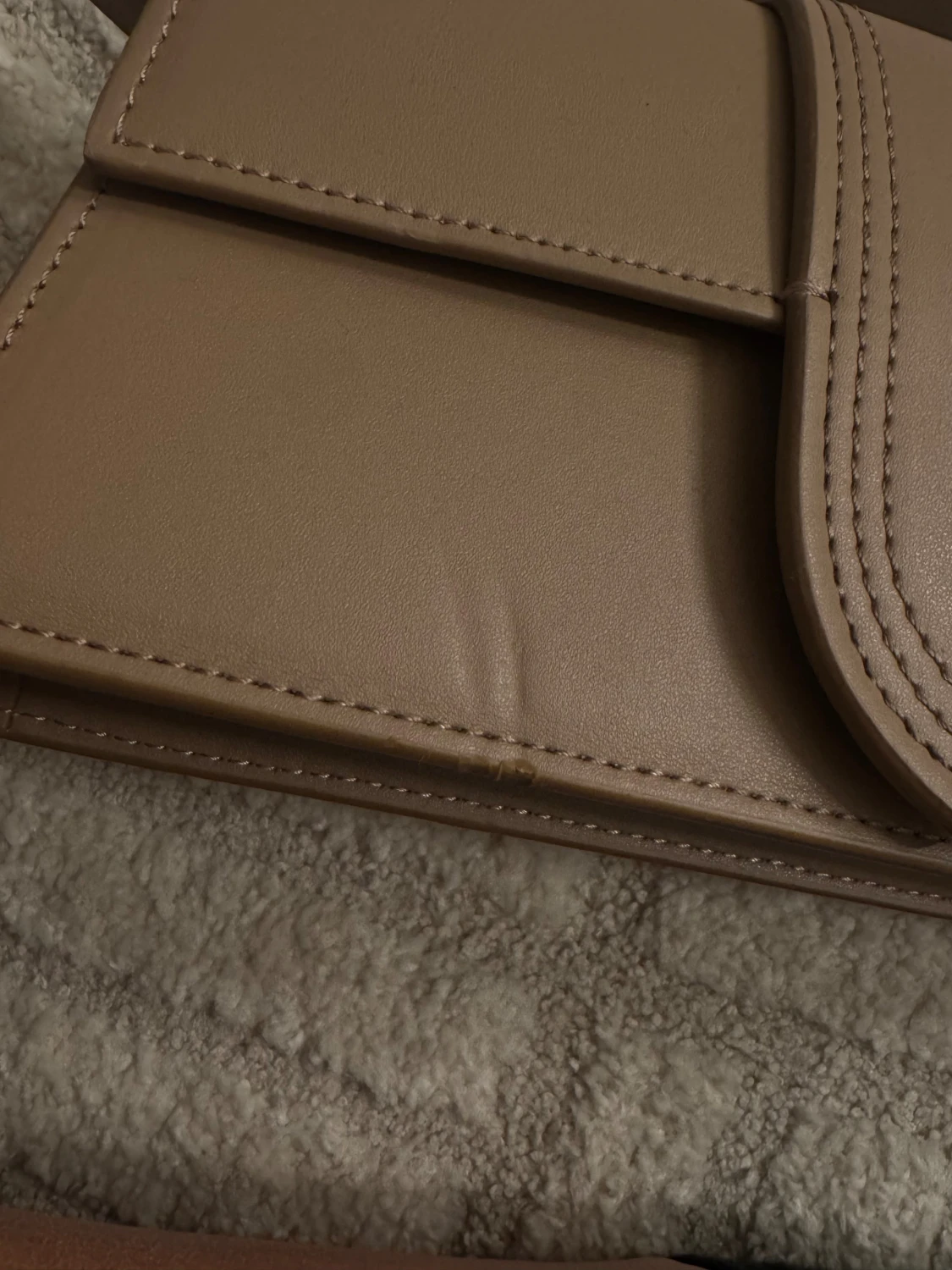 Brun/mörk beige axelväska från Jacquemus - 1