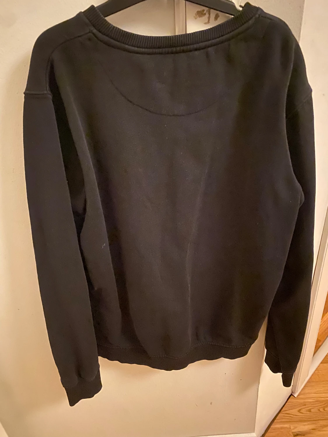 Svart sweatshirt från Lyle & Scott - 1