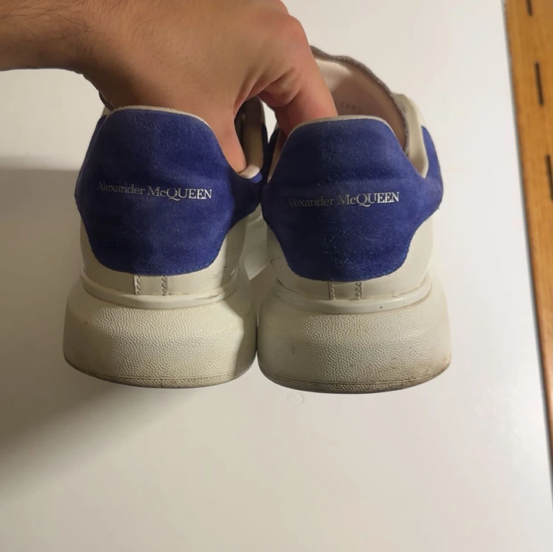 Alexander Mqueens  - 1