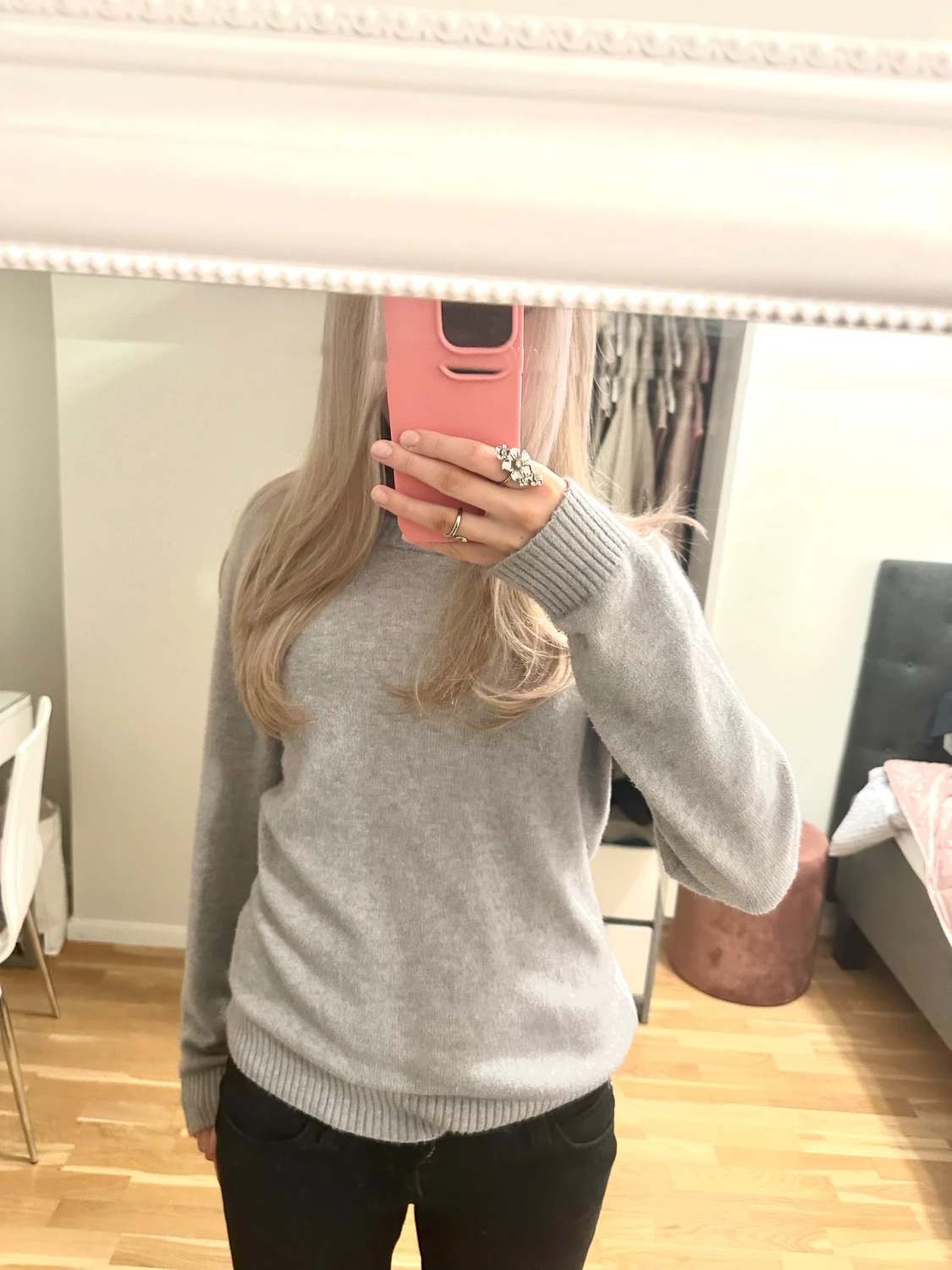 Grå stickad tröja från VILA i stl S