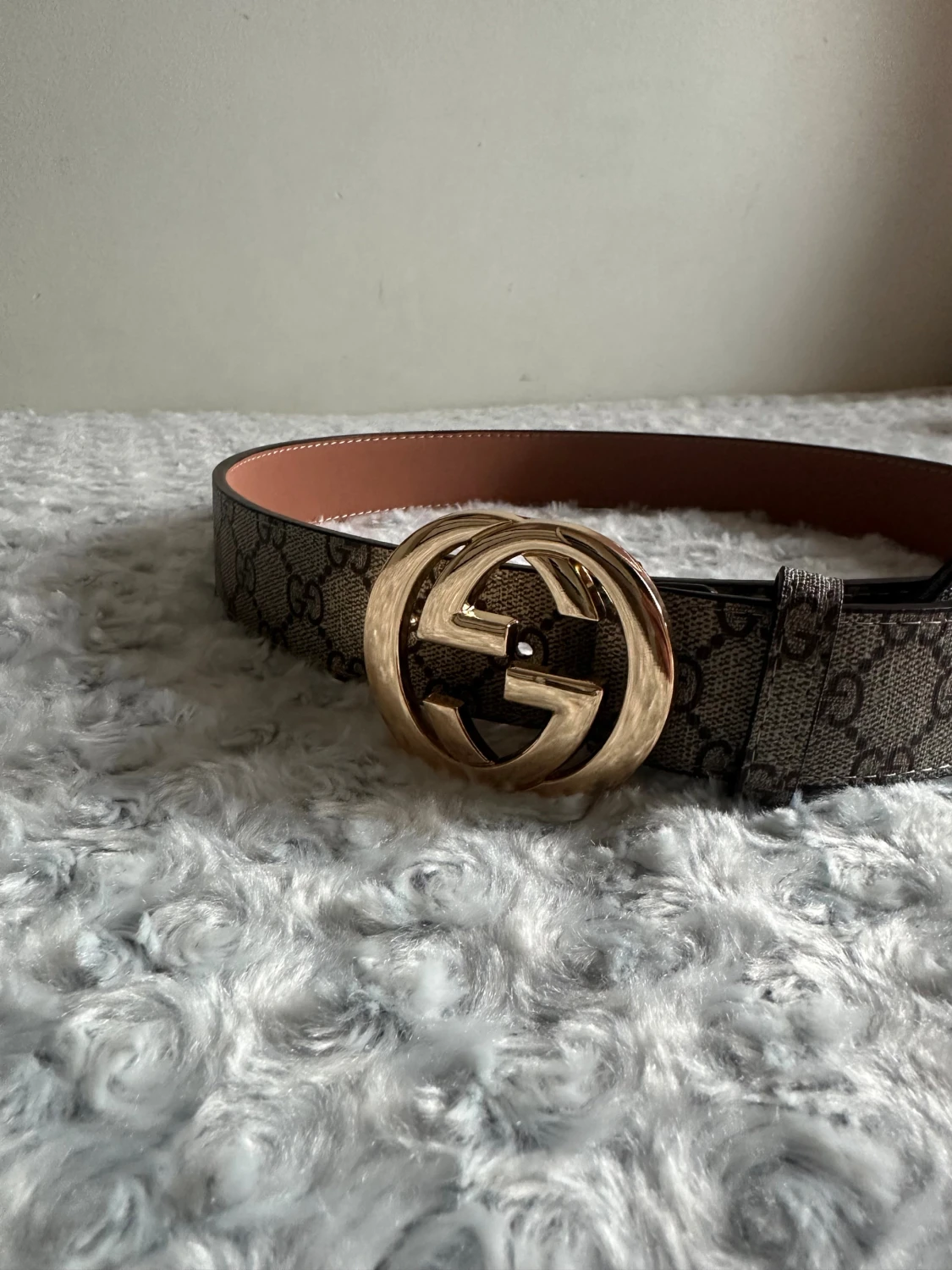  bälte med guldspänne