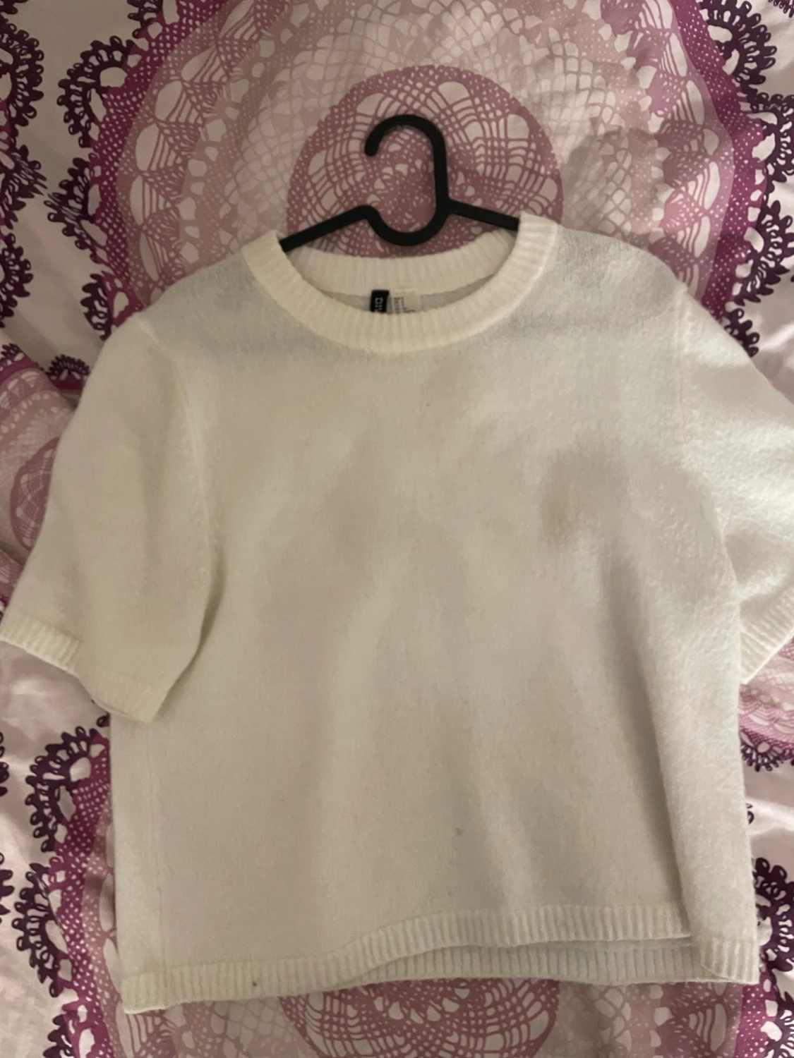 Vit kortärmad stickad