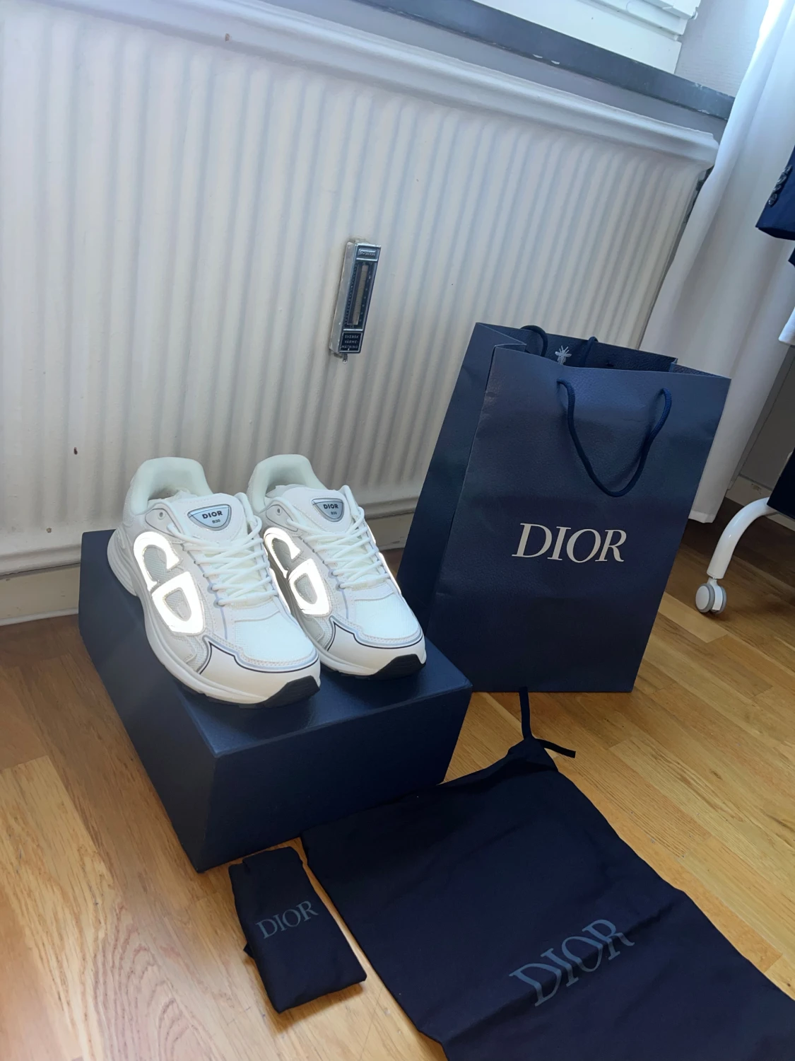 Vita Dior sneakers med reflekterande detaljer - 5
