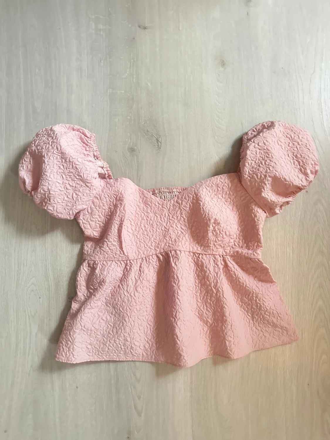 Rosa blus med puffärmar - 3